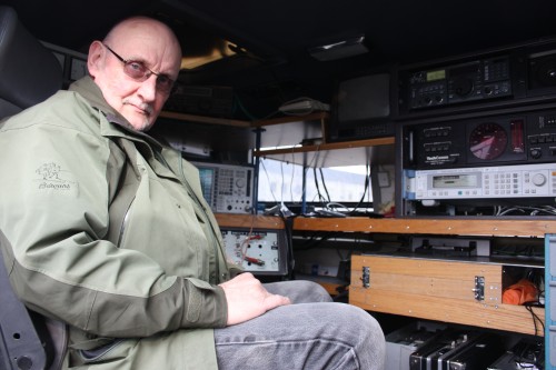 Thorgrim Hestvik i Post- og teletilsynet avdekket signaler fra 20 forskjellige rutere ved Skansenporten, som konkurrerte med bilbrikkene om portsystemets oppmerksomhet. De ga mye kluss!