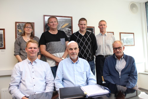 Det nye styret i Mo Industripark AS: foran f. v.: Eigil Dåbakk, styreleder Arnt Krane, Øivind Trønsdal. Bak, f.v.: Anette Skog Lillevik, Trond Olsen, Ståle Indregård og nestleder Eivind B. Hansen.