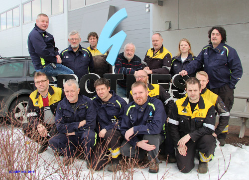 Nedre rekke, fra venstre: Bjørnar Lillerødvann, Lars Hoff, Kai Slettvold, Hans Gunnar Jensen, Knut Hatlen, Magnus Hines og Gøran Søderstrøm. Oppe, f.v.: Erling Remy Pedersen, Ole Johnny Hagen, Thor Btattli, Per Fagermo, Heiki Storbakk, Marianne Lillerødvann og Raymond Rondestveit.