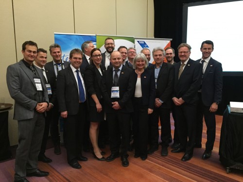Nord-Norge i klar majoritet ved PDAC! Bildet viser deltakere fra Nord-Norge sammen med andre representanter. Av de mer kjente personene fra Rana var Frode Nilsen, Kjell Sletsjøe, Magnus Kibsgaard, Gunnar Moe, Susanne Nævermo-Sand, Jan Gabor og Arve Ulriksen.