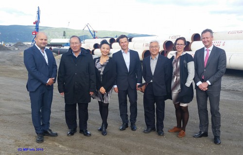 Kinas ambassadør lot seg imponere av Mo Industripark. Her er han på omvisning ved RIT. På bildet: adm. dir. i MIP AS, Arve Ulriksen (f.v), kinas ambassadør Zhao Jun, Elise Chen fra Norsk-Kinesisk Handelskammer, markedssjef i MIP AS Jan Gabor, ambassaderåd Yao Sufeng, prosjektleder ved Rana Utviklingsselskap Majken Hauknes og rådmann i Rana Kommune Robert Pettersen.