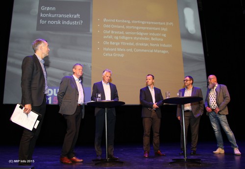 - Vi opplever å få bred støtte for at de norske miljøkravene ikke kun skal gi byrder for norsk industri i forhold til konkurrenter, men at det også må etableres ordninger som premierer miljøriktig produksjon, sier Halvard Meisfjord, salgssjef ved Celsa Armeringsstål AS. Her fra paneldebatten under Industri 2015, der Halvard Meisfjord er nummer tre fra høyre.