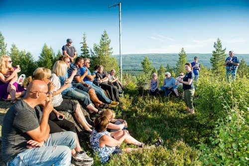 Onsdag kveld var Heidi Nordby Lunde med på ekskursjon til Hauan, der hun fikk orientering om utbygging av ny flyplass. Dette spørsmålet ble også drøftet med industrien under besøket i industriparken.