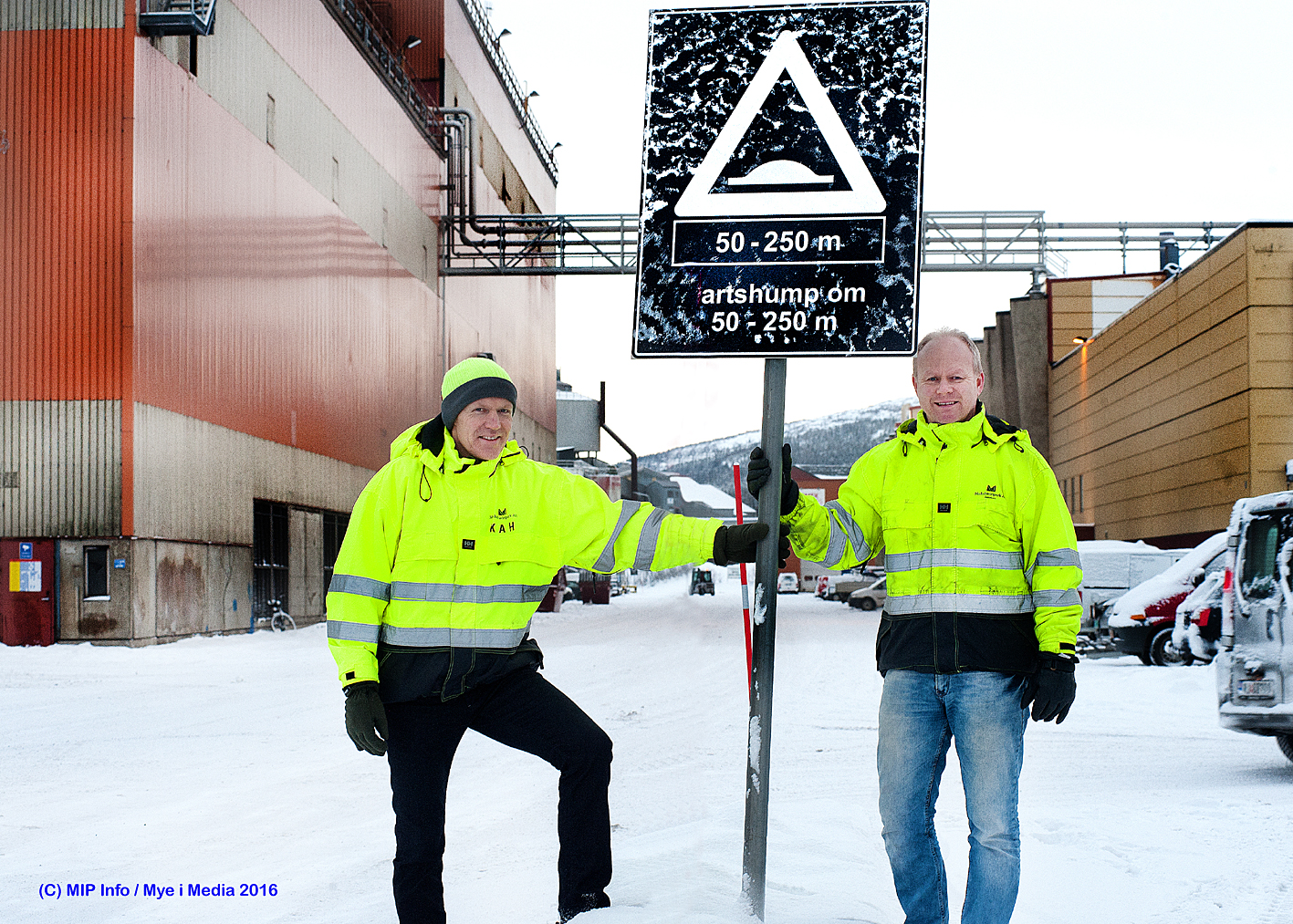 Bytter ut alle skilt i industriparken